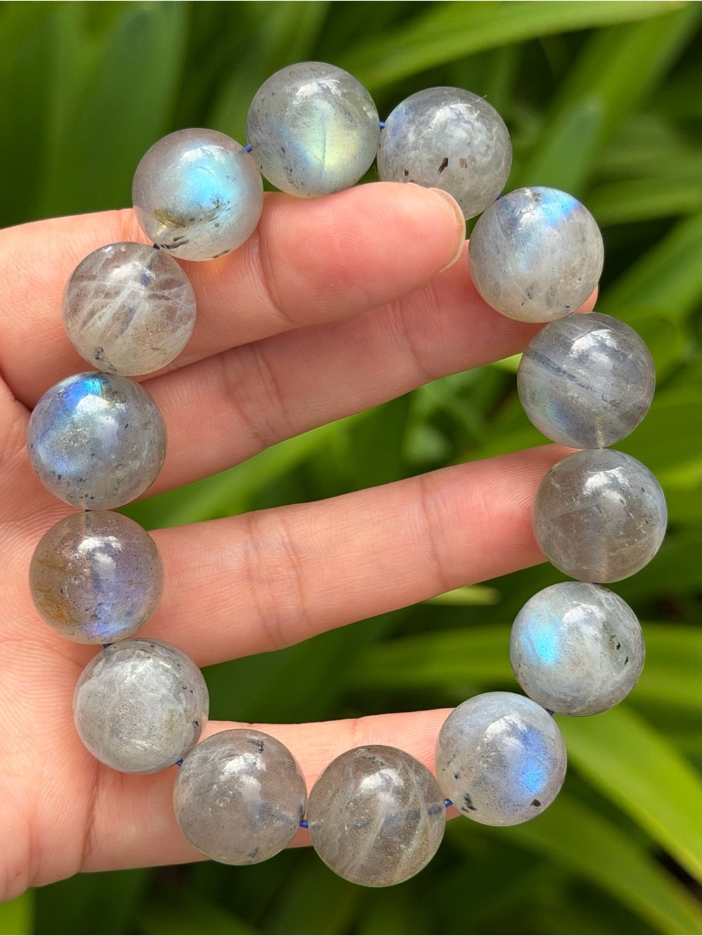Labradorite Beaded Stretch Bracelet - Iridescent Gray Palo